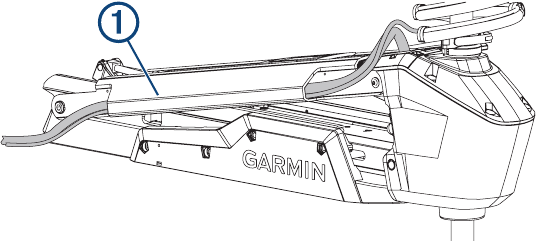 Garmin - FORCE - Enrutamiento de los cables de alimentación y del transductor - Paso 2 Enrutamiento de los cables de alimentación y del transductor - Paso 2