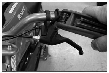 Razor - RSF350 - INSTRUCCIONES DE SUSTITUCIÓN - Paso 2 INSTRUCCIONES DE SUSTITUCIÓN - Paso 2
