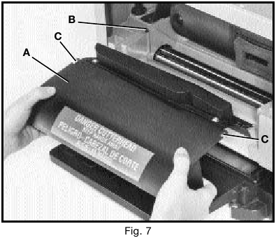MONTAJE DEL DEFLECTOR DE VIRUTAS Fig. 7