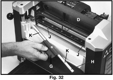 SUSTITUCI&Oacute;N DE LAS CUCHILLAS Fig. 32
