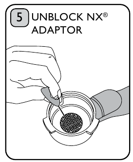 Utilice el pasador del filtro para limpiar la placa del filtro.