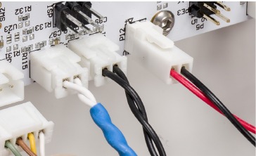 Reensamblaje - Paso 10 - Conectar los cables negros