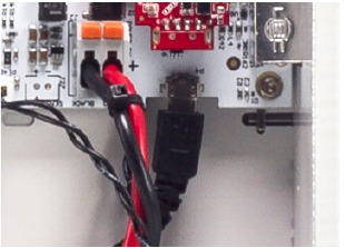 Reensamblaje - Paso 6 - Conectar el cable micro USB