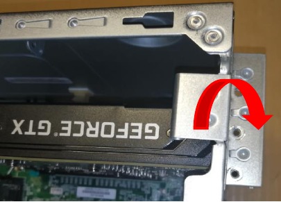 Extracci&oacute;n de la tarjeta VGA - Paso 3 - Abra la cubierta del PCI