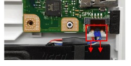 Desconectar el cable del altavoz
