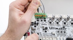 Retire los cables del calentador de la cama