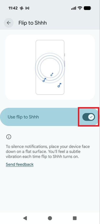 Ajustes de Voltear para silenciar del Pixel 10 Pro con el interruptor activado.