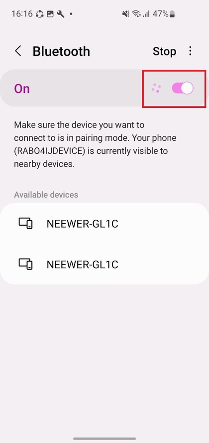 Tel&eacute;fono Android mostrando el Bluetooth habilitado