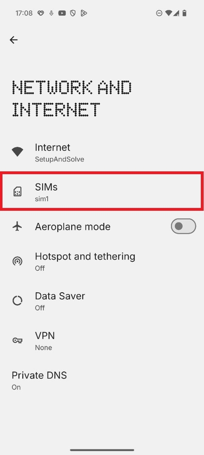 Captura de pantalla que muestra la opci&oacute;n para seleccionar la tarjeta SIM bajo los ajustes de red.
