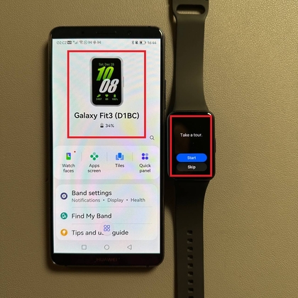 Samsung Galaxy Fit 3 conectado a un tel&eacute;fono Android