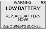 Imagen de la pantalla del medidor que muestra el icono de bater&iacute;a y REPLACE BATTERY