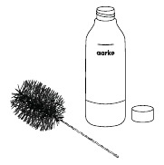 Lave siempre a mano su botella de PET de Aarke.