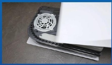 VUELVE A INSTALAR LA PLACA POSTERIOR DESLIZ&Aacute;NDOLA