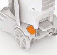 Enchufe la m&aacute;quina a la red el&eacute;ctrica y presione el pedal de encendido/apagado para encenderla.