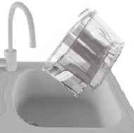 Vac&iacute;e el dep&oacute;sito de agua sucia sobre el fregadero o el inodoro. Enjuague con agua tibia (m&aacute;x. 40 &deg;C) para eliminar la suciedad/los residuos.