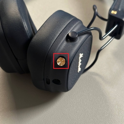 Perilla de control en los auriculares Marshall Major V
