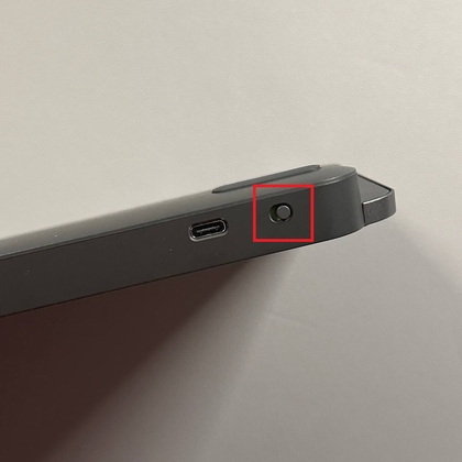 Interruptor de encendido en la parte posterior del Logitech MX Keys S