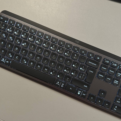 Aspecto final de la retroiluminaci&oacute;n en MX Keys S