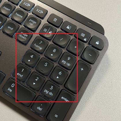 Usuario comprobando la funcionalidad del teclado