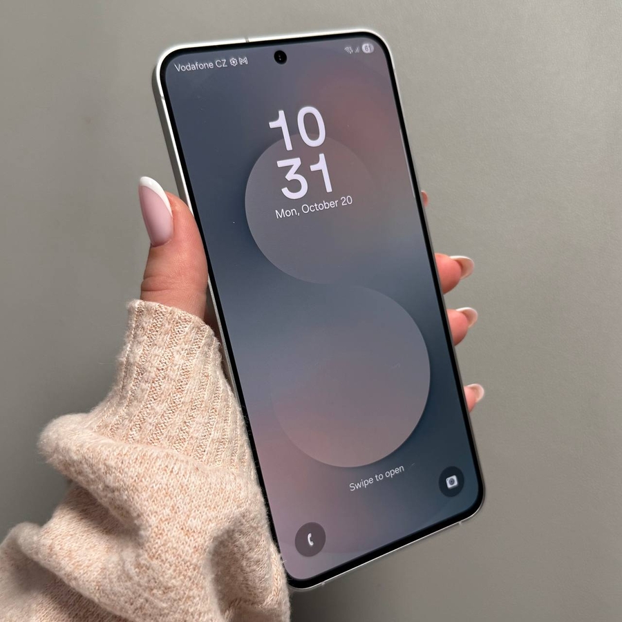 Samsung Galaxy S25 FE - Cómo añadir el widget de reloj dual