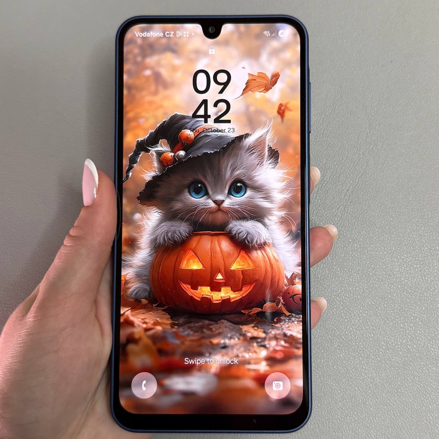 C&oacute;mo insertar una tarjeta SIM y una tarjeta SD en el Samsung Galaxy A17 5G