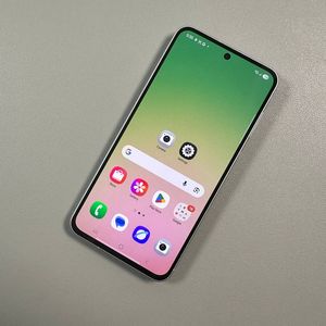 C&oacute;mo insertar una tarjeta SIM en tu Samsung Galaxy A56