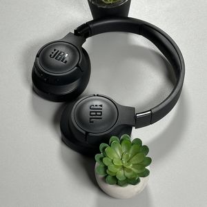 C&oacute;mo encender o apagar los auriculares JBL Tune 720BT
