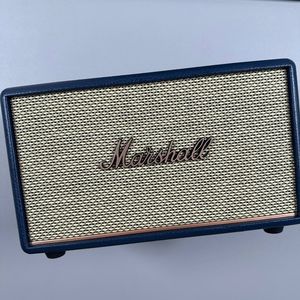 C&oacute;mo encender y apagar tu Marshall Acton III